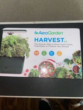 AeroGarden Harvest 2.0 Indoor Garden - White/Green